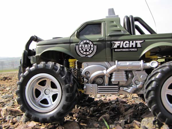 RC MONSTERTRUCK MILITÄR PICK UP 118 AUTO TRUCK 611207  